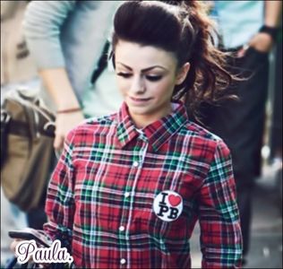 ♡.→ si tot aveam fluturi in stomac de la ele.. tin minte ca era o poveste Dark cu Harry si -cl; eram innebunita dupa.. dar dupa a venit After si boom :) + daAAA CUM DE AI GHICIT OMG
