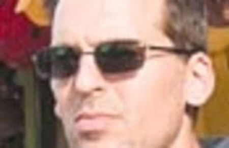 alexandru sireteanu; fiul lui ION DRAGOS SIRETEANU -
nepot al TATIANA SIRETEANU
