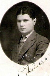 Constantin Zainescu, absolbent de liceu; Bazargic, iunie 1932
