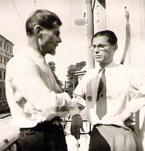 1943.08 CERNAUTI, BUCUR SI C-TIN ZAINESCU, TATA CU FIUL