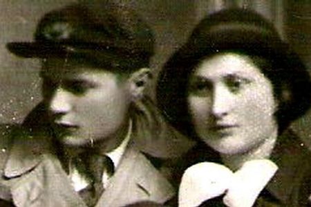C. Zainescu si sora sa, Rodica; Bazargic, 1931
