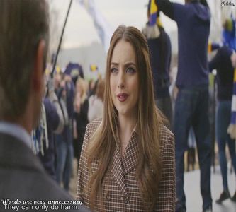―   Decide să se joace puțin cu el și să se răzbune așa cum își permitea să o facă în; acest moment, astfel că îl prinde de încheietura mâinii și duce degetul respectiv între buzele ei, introducându-l între acestea pentru a începe să îl s;gă. =))))))
