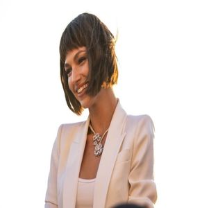 ―  Câteva zeci de minute mai târziu iese alături de Denver din cadă și se pregătesc; de culcare, fiind învăluiți de un somn profund amândoi nu foarte târziu după.
