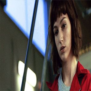 ― Lasă cadourile pe una dintre mesele de pe hol și apoi se uită către Denver, luându-l; de mână. „Vezi? Nu a fost atât de rău, tata chiar a început să te placă.” Îi spune ea acestuia oferindu-i în sărut pe obraz și pornește cu acesta către living unde se aflau Chris și Nour.
