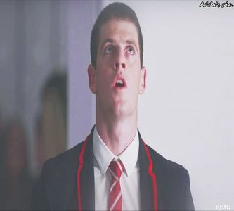 》înconjurat de criminali și ps.ihopați. Amelie s-a urcat în mașină să mă oprească să nu fac+; vreo pro.stie, voiam să merg în San Diego după tătuțul vostru! Crezi că nu mă simt deja destul de vinovat? Unde e? Ce a pățit?&quot; #O privește, nervos și el deja.

