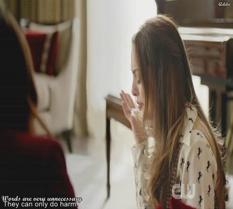 ― Încerca să se calmeze, trăgând de mai multe ori aer adânc în piept în încercarea de; a-și stăpâni lacrimile și a-i putea spune lui Alexander. Încuviințează din cap în urma întrebării acestuia. „Alexander, în urma investigațiilor pe care Dom și Damon le-au făcut tatăl tău a descoperit
