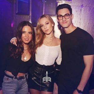 ― Când în sfârșit credea că lucrurile luaseră o întorsătură pozitivă pentru Alexander după; ani în care nu se putuse conforma unei singure relații i se dovedea că s-a înșelat și că soarta tot nu avea de gând să îi surâdă prea curând brunetului, lucru care ce era drept o întrista teribil.
