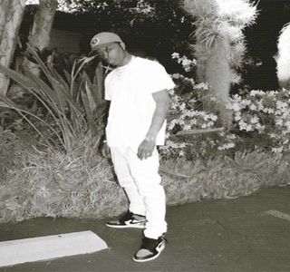 — Conştientizând fără doar şi poate că de fapt amica sa se afla într-una complet deplorabilă.; Şi, chiar dacă pe partea cealaltă a apelului telefonic răsună o altă voce, fără a mai pierde timp preţios, maxilarul şi-l încordează, dar, destul de repede îşi depărtează telefonul din dreptul
