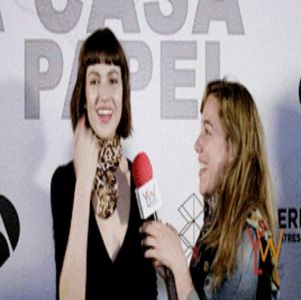 ― mâinile printre șuvițele de păr ondulate ale acestuia, trăgându-l scurt de ele și gemând; subtil în sărut atunci când simte palmele acestuia pe trupul ei doritor, deoarece Denver mereu orice atingere a lui, oricât de inocentă ar fi fost în intenție, reușea să o înnebunească pe Nadia.
