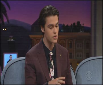 — Mă familiarizasem cu holurile clădirii destul de bine. Ratasem două cursuri astăzi, deoarece; avusesem pe cap câteva treburi de rezolvat pentru un alt curs la care începeam să cred că încercam prea mult. Nu eram cel mai bun, atunci când venea vorba despre un discurs elocvent, dar
