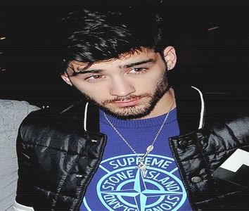 ︽.　ڧʇɥ͡ɓᴉɹᵐʸ◊˓ʍ̣ʁ̣ọụმƨ̣˒.; De culoare neagră un pachet de ţigări abia achiziţionat. Cu; vivacitate desface plasticul înconjurător şi, fără a-şi asigura acţiunile, de îndată ce deschiderea acestuia are loc iar una dintre ţigări îi poposeşte între buze, eliberează plasticul pe jos, din mer
