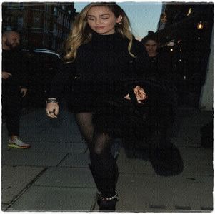 PÂNĂ LA URMĂ CE S-A ÎNTÂMPLAT, face Nucz parte din comitet sau nu ?!! Să vină aici să ne ofere -; deznodământul.. Să sperăm că este unul pozitiv.. Nucz, unde ești??
