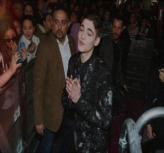 Nush parcă era o tradiție cu bobu de strugure și iubirea... Cred că delierz..Eu mă potrivesc oriunde