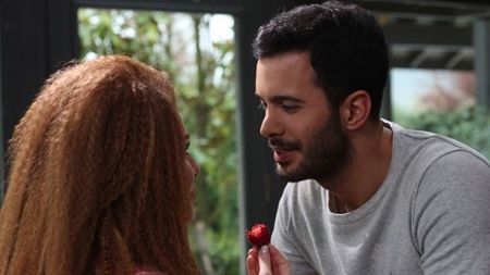 Defne ve Omer