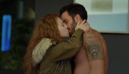 Defne ve Omer
