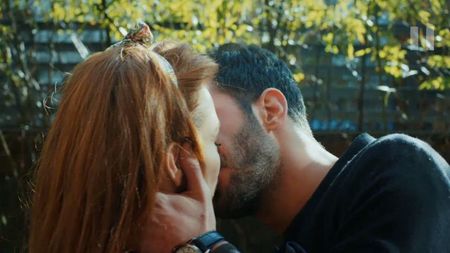 Defne ve Omer