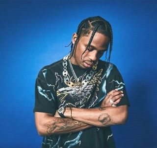 — Rămâne în aceeaşi poziţie, căci pe parcursul timpului ce trece iremediabil, meditează; asupra întâmplării precedente. Palmele îi ajung plasate pe de o parte şi de alta a taliei, vârful limbii producându-i o mişcare rapidă peste măsele. Ochii îi rămân concentraţi asupra unui punct
