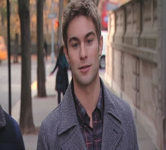 William o urmează pe platou, punându-se la locul lui. "Asta să fie ultima problemă, doar știi; că sunt mereu cu un pas înainte!&quot; îi zâmbește ștrengar.
