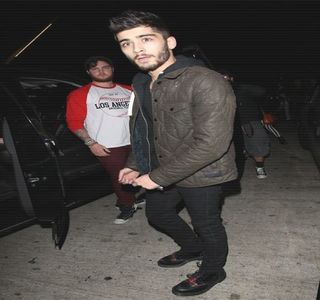 — Maniera prin care aceasta i se adresează, introducând în manifestarea vocală o revoltă; neînţeleasă, îl propulsează spre clipa în care, sprâncenele i se trag inconştient spre mijlocul frunţii. Mintea-i provoacă o anumită idee imediată, căci răspunsul vag primit din partea lui
