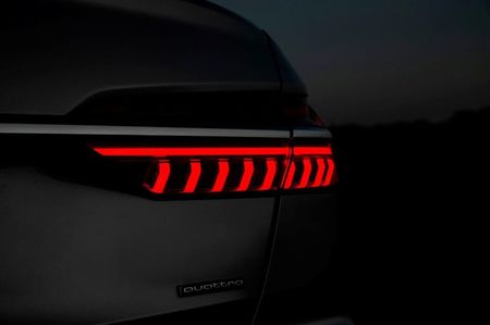 2019-2020-audi-a6-taillights-carbuzz-448497-1600