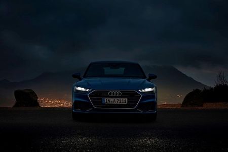 2018-2020-audi-a7-sportback-front-view-carbuzz-448614-1600