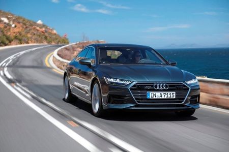 2018-2020-audi-a7-sportback-front-view-driving-carbuzz-448602-1600