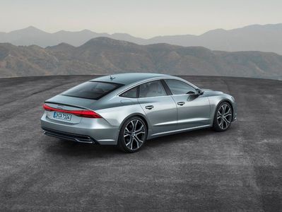2018-2020-audi-a7-sportback-rear-angle-view-carbuzz-448629-1600
