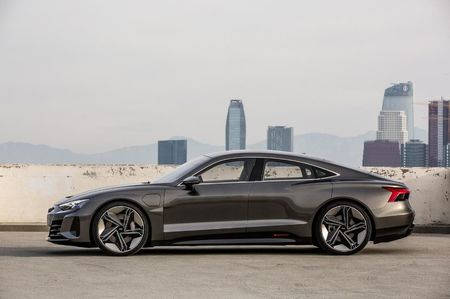 2021-audi-e-tron-gt-side-view-carbuzz-520610-1600