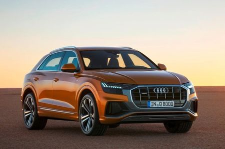 2020-audi-q8-front-angle-view-carbuzz-431349-1600