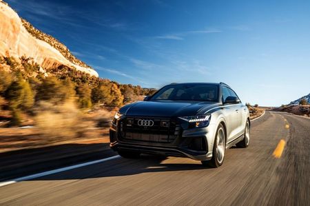 2020-audi-q8-front-view-driving-carbuzz-594674-1600