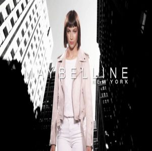 ―  „Eu totuși optez pentru ideea de picnic, mi-ar plăcea la nebunie să văd expresia tatei; atunci când o să-l pui să stea pe jos, cel mai probabil o să-i pleznească cămașa pe el la ce burtă a făcut martalogul.” =))))))) Izbucnește în râs atunci când își imaginează acel moment.
