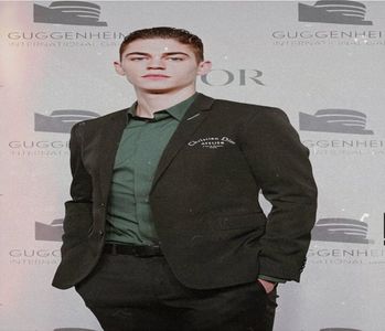 Apreciez singura mea iubită de pe bandă #Cher. Ai zis mie ... #Miley. =))))) io n-am poze cl.; cu un ac în mână.... Da ff frumos, aș face un tablou cu o așa imagine
