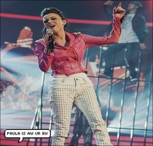 ♡.→ offf ce naspa :(( aparent bine, de 4 zile vorbim fara sa ne lasam in seen :) =))))))) #dedz -cl; omgomg WE&#039;RE ALL IN THIS TOGETHER !!!!! #troybolton ; ce ma bucur sa te revad Ari &lt;333 *ii da si ei bomboane*
