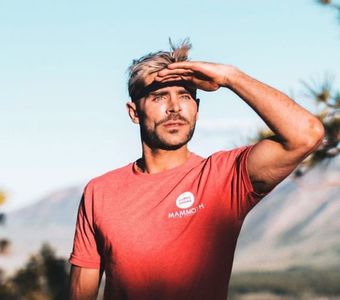 Și? Trebuia să mă aștepți dacă mă iubeai.