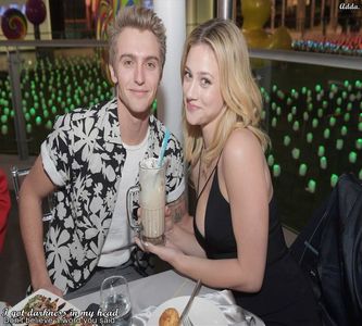 》luni, Katia îndrăgostindu-se nebunește de acesta. Se pierduse total în sărutul cu acesta, +; Katia se schimbase în urma experienței neplăcute, dar cu el putea fi ea în continuare, Zac fiind singurul care mai putea fi martor la Katia de dinainte, în rest fiind o persoană rece.
