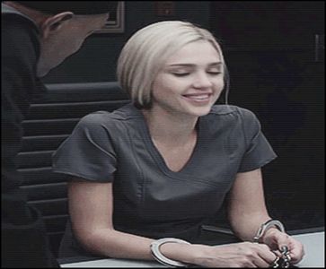 ― Eram destul de dezolată cu toate situațiile create acum în casele celor doi veri, dar speram; să mă pot integra. Era a cincea oară pe ziua de astăzi când dădusem pe la Fane pe acasă, la modul că, ajunsesem în pragul ușii pe punctul de a bate, dar nu bătusem niciodată până când
