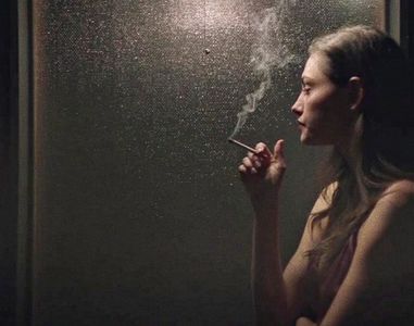 ⌮˒♥˓ Iṇ℘ḥọ’s⋅⁽ẅöṛdṡ⁾... 　‰ː scanează în impas bucătăria: morozitate, lehamite, sihăstrie,; și lumina lunii ce se pogoară vlăguit peste lemnul mesei. O calomnia - lumina.  Irecuzabil: Nu va finisa perechea de cercei astăzi.
