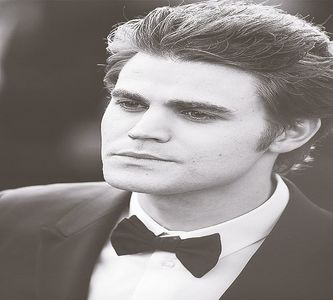 CL Eu am facut cozonacii astia am pus un ingredient secret, dar pt ca esti viata mea...; iti voi spune : *ii sopteste la ureche* BRANZA DE LA PWLIKA #Kol ; Este fara lactoza *ii baga in gura*#Klaus ; HAYLEY...AI NASCUT??? Sa-ti traiasca!vrei sa-l crestem impreuna?si-asa sunt la;bar.
