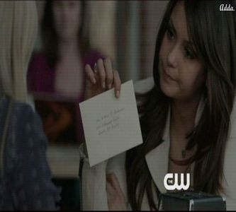 》"Nu am dat încă, urmează să dau, ia destui bani, mai am și eu strânși, mă descurc, o să-l +; dau la creșă să mă angajez la Mystic Grill...&quot; #Se uită urât la el când aduce mâncare de pisici. &quot;FELICITY E NAȘA LUI, DE AIA ÎL CHEAMĂ FELIX!!!&quot; #Stă la Hayley că-i place.
