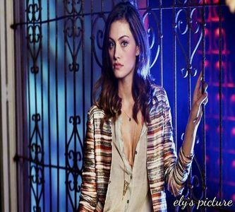 *ia punga de gheata de la Elena si mormaie un ”multumesc” apoi isi pune gheata pe bot+; iar cand vine Elijah cu vioara langa ea, fiind plina de nervi, ii ia vioara de mana si o arunca cu putere in perete, tranformand vioara in mii de bucatele. Se intoarce spre Klaus si arunca cu pantof
