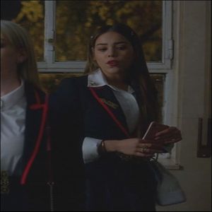 ∎☾▬ capul, arcuindu-și o sprânceană. "Știi că pentru asta există Școala de Vrăjitorie, nu?; Gen... e strict pentru a îi învăța pe cei ca ea să își stăpânească puterile. Tu îmi ceri mie să o învăț ani de studiu în mai puțin de un an!&quot;
