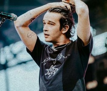 ⊺ⱶ∙ⱻ⃞¹⁹⁷⁵∕▪‧❛ʂҽʅʅιɳɠ℘̚ẹṭṛọḷᶰᶱᵃᵓᶠ∕.; Bate vestea că un virus recent răsărit face ravagii în Chin; Matthew Timothy Healy, fiind un intelectual de seamă, desupra neghiobilor iresponsabili, pronostica un val de epidemie, ba chiar, o pandemie! la orizont, și prin gaura de cheiță a văzduhului său,
