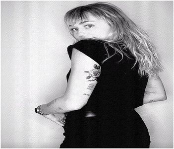 ╰❁;. cu cel al apariției lui Chris în fața sa, pe care nu-l mai văzuse de ceva vreme prin; preajmă. Nu se arată entuziasmată de apariția sa (cu toate că în sinea sa era surprinsă că-l vede), dar tot nervoasă că incidentul de mai devreme fusese opera sa.
