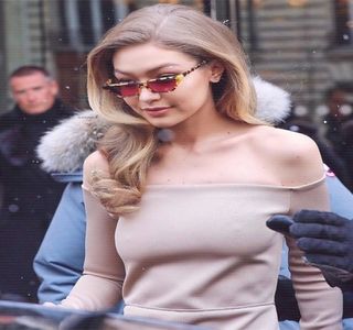 — Controla tremuratul excesiv al trupului. Evident, conceperea unui prim act sexual nu avea; să fie floare la ureche pentru niciunul dintre ei, cu atât mai puţin pentru ea, dat fiind că, încă din primele secunde o durere insuportabilă îi acaparează instant zona inghinală, lucru din cauza
