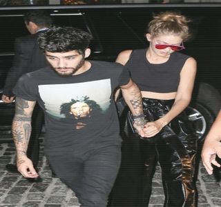 — Presupunea că acestea existau din cauza durerilor. Chiar şi aşa, nu reuşeşte s-o îmbărbăteze; în vreun, căci pe moment, uită complet de principalul motiv al existenţei lor; ţinând cont de abstinenţa lui sexuală în ultimele aproape două luni, şi astfel profită de fiecare secundă în parte,
