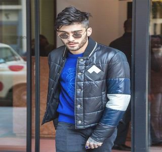 — Mişcarea respectivă a degetului persistă aşadar, căci curând poate resimţi manifestarea; iubitei sale atât la nivelul propriului corp cât şi vocal; ştiind că o astfel de penetrarea avea să fie destul de satisfăcătoare pentru sexul opus. Astfel, în urma respectivelor săruturi primite,
