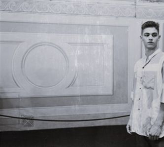 Sincer chiar e cool serialu și mi-am făcut 2948520 de nervi urmărindu-l... adică are suspans cl.; și nu m-am mai uitat la d-astea de ceva vreme... m-a trecut prin multe stări și mi-a plăcut...
