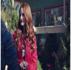 ̷♡̷ ⍮αιηяσʇιƖαɔ⑇eyes٦̷ permite să se apropie mai mult de el. Deja era suficient că el e acasă la ea,; cum ea nu lasă niciodată pe nimeni la ea în apartament. Își trage ușor buza inferioară cu dinții, încă prinsă în gânduri ca mai apoi să-și ridice privirea spre el, așteptând orice răspuns din
