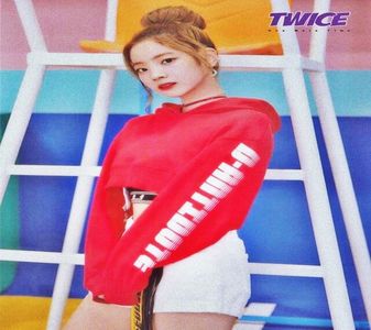 ⋗ Day 70 ⚘ Dahyun ⚘ ☾ 11.05.2020