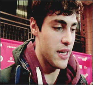 ― Siguranța pe care o aveam în ideea că știu ironia pe care aceasta o continuă, era... până; peste limită. Eram conștient de cum avea să răsucească cuvintele printr-o manieră subtilă doar pentru ca eu să mă enervez și mai tare, căci, atunci când dădea de un Hart, dădea și de
